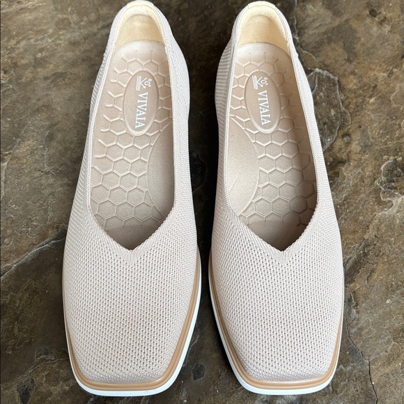 Vivaia Mabel Square-Toe All-Day Standing Flat - Picture 5 of 14